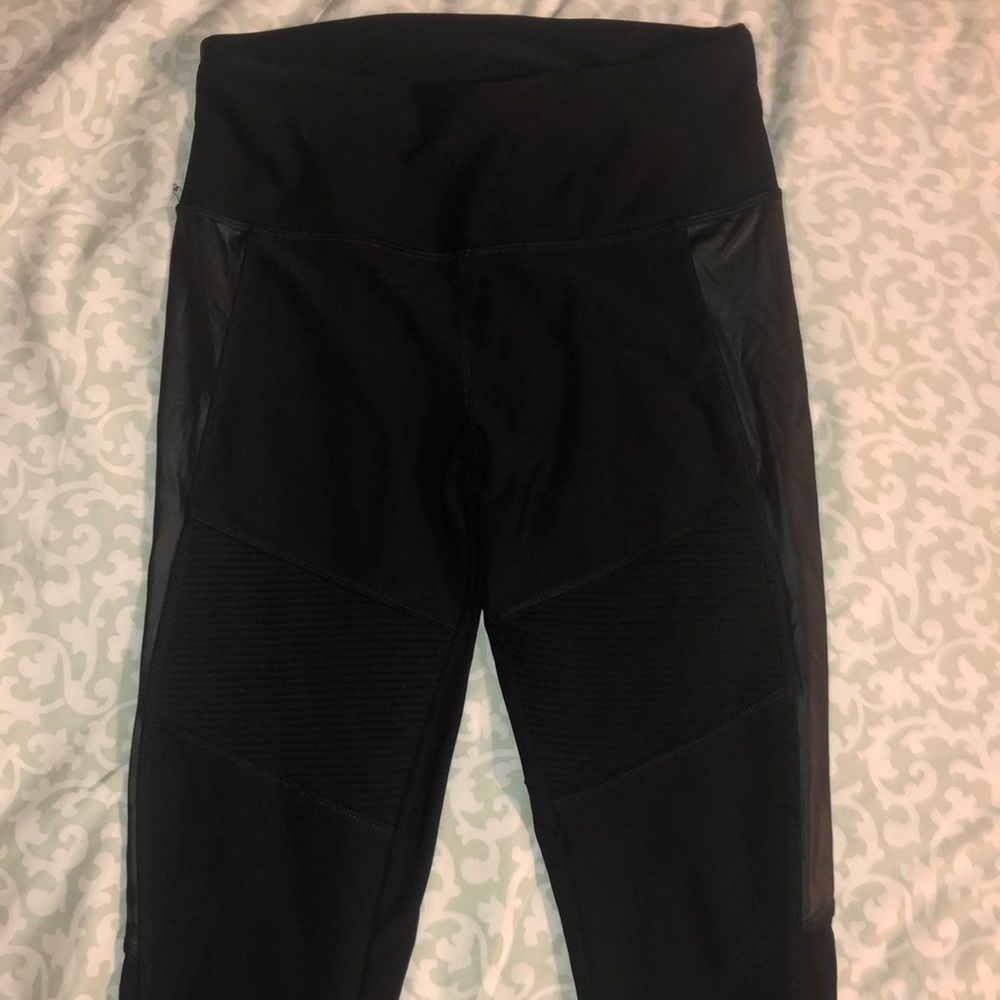 Exercise leggings
